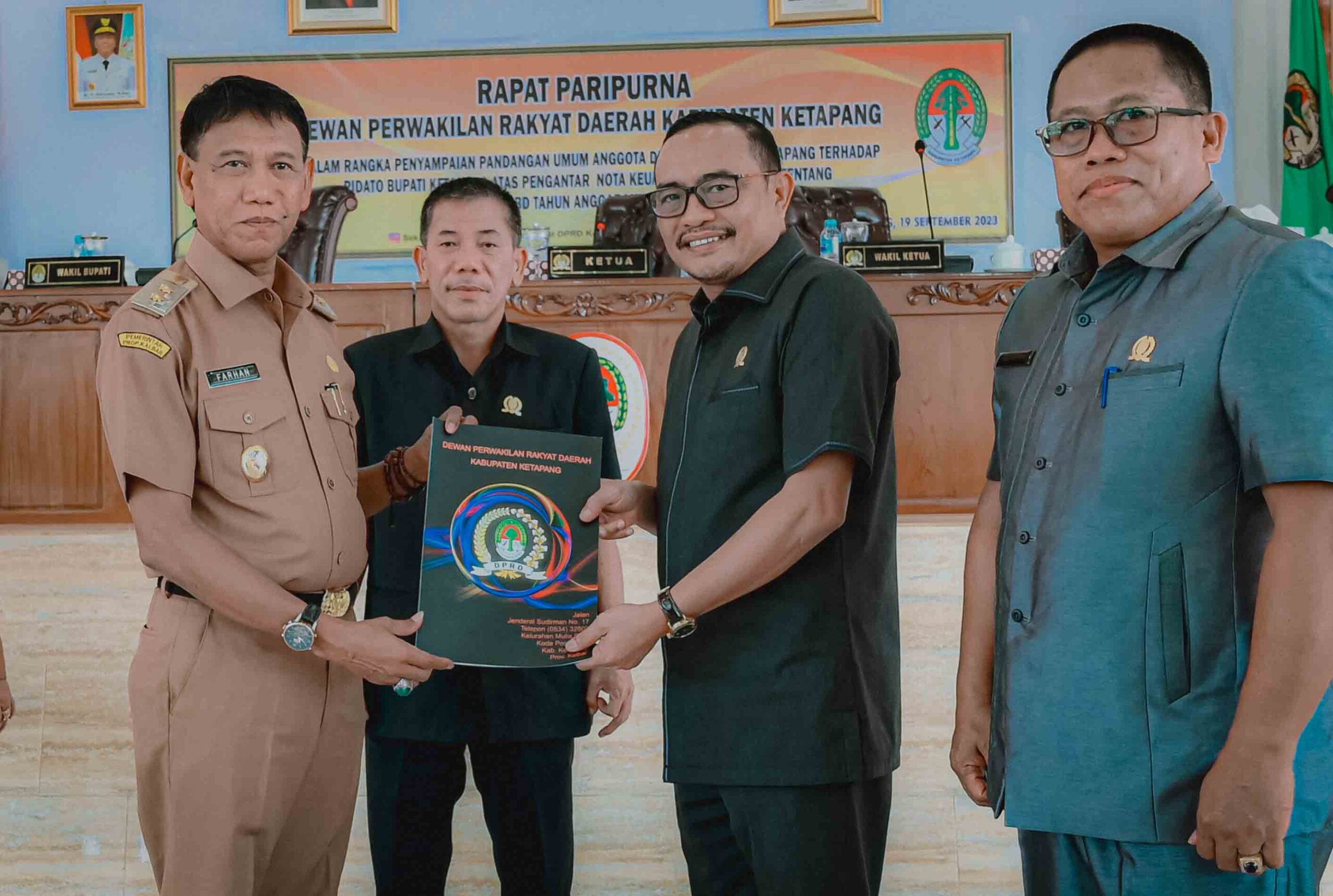 DPRD Kabupaten Ketapang Gelar Rapat Paripurna Penyampaian Pandangan Umum Anggota DPRD Kabupaten Ketapang Terhadap Pidato Bupati Ketapang atas pengantar Nota Keuangan dan Raperda tentang APBD Tahun Anggaran 2024.