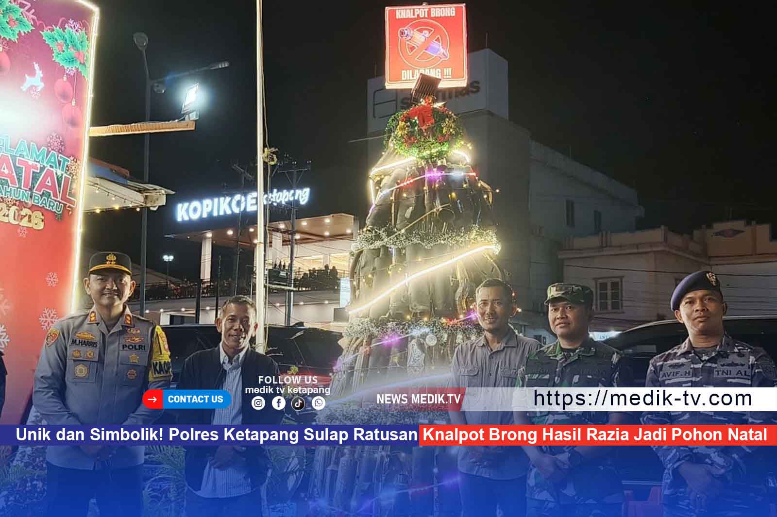 Unik dan Simbolik! Polres Ketapang Sulap Ratusan Knalpot Brong Hasil Razia Jadi Pohon Natal