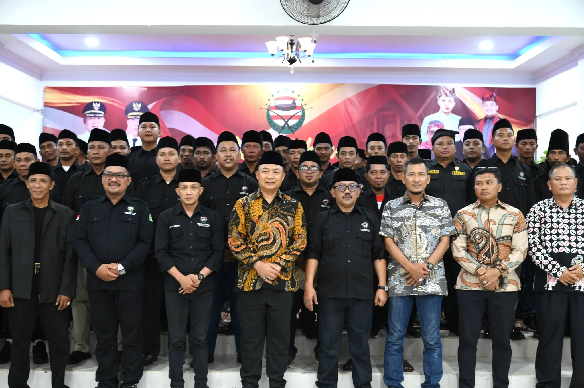Bupati Ketapang Lantik DPD Laskar Sakera Keluarga Madura, Ajak Jaga Kebersamaan dalam Rumah Besar Ketapang